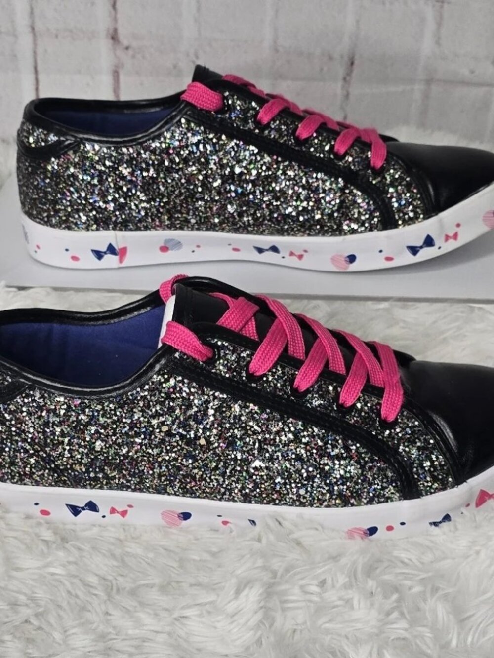 Disney Minnie Mouse Glitter Sneakers Pink Laces Women's Size 10